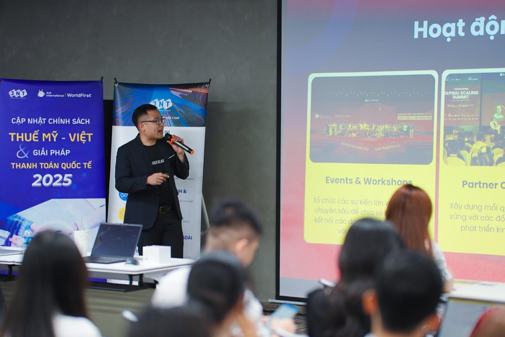 Đại diện WorldFirst trình bày giải pháp thanh toán quốc tế