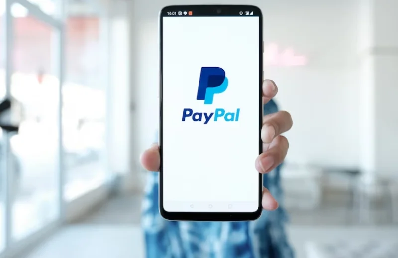 Ứng dụng PayPal hiển thị trên điện thoại