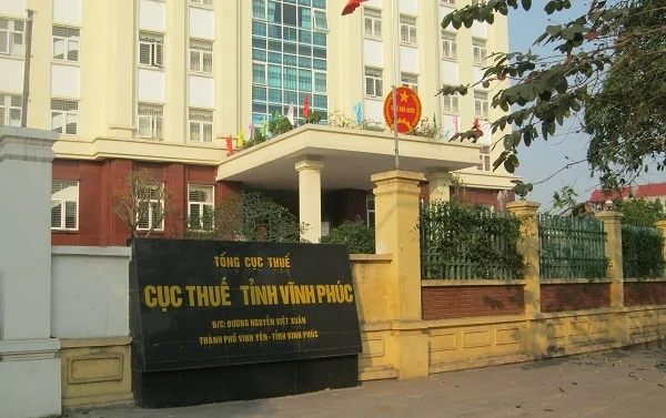 Ảnh tư liệu trụ sở Cục Thuế tỉnh Vĩnh Phúc với biển tên cơ quan trước sắp xếp